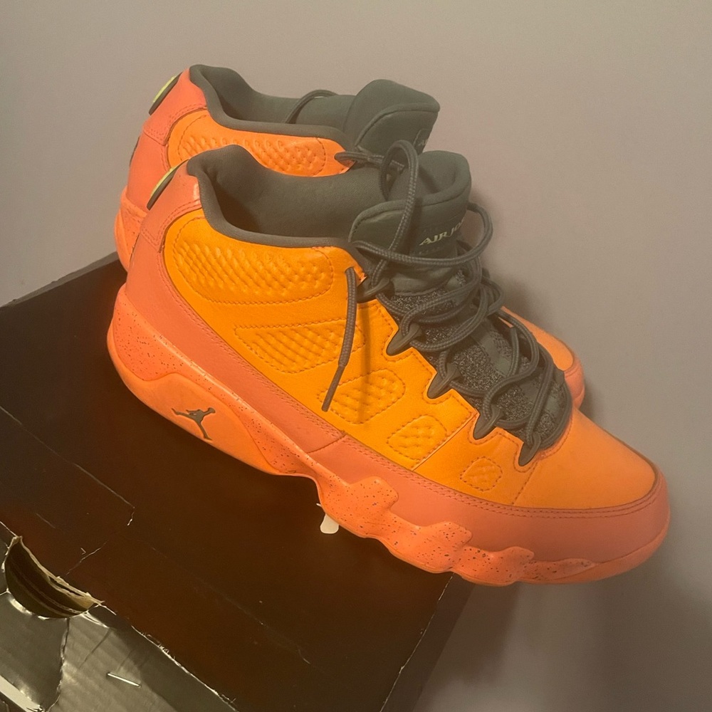Jordan Retro Low Bright Mango